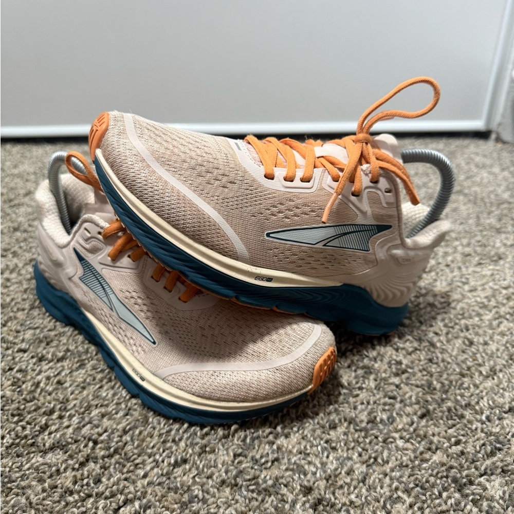 Altra torin 5 Women's Running Shoes in Light Pink, Navy & Orange - Picture 2 of 8